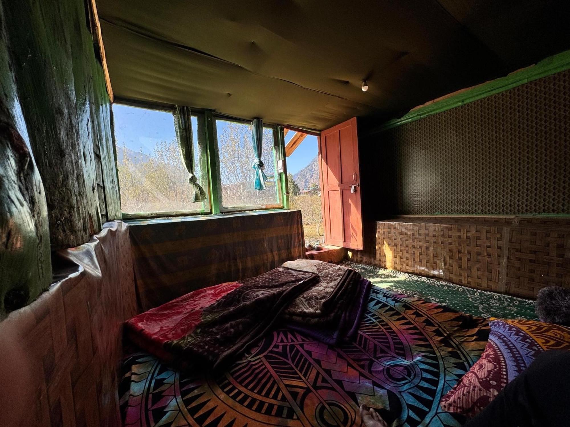 Готель Hippy Hyde Kalga Kalgha Екстер'єр фото